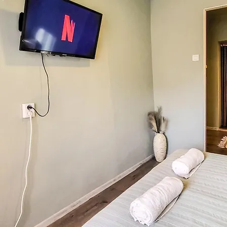 Mi Casa Vendeghaz - אגר