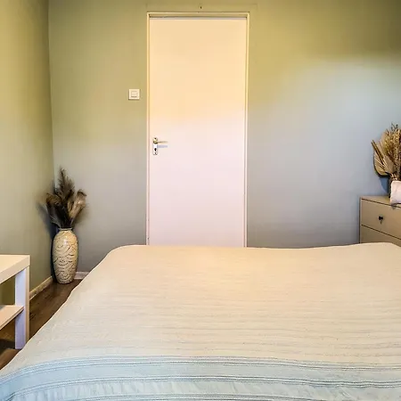 Mi Casa Vendeghaz - דירה אגר