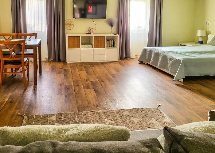 Mi Casa Vendeghaz - Апартаменты *