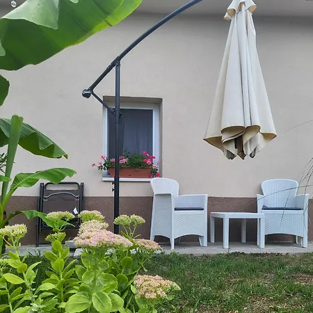 Mi Casa Vendeghaz - アパート *