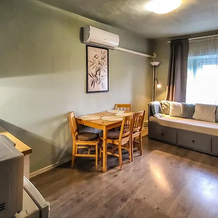 Mi Casa - *